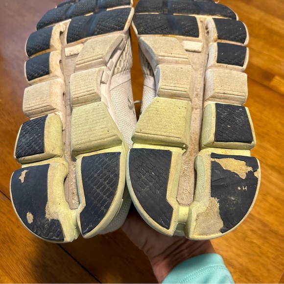 On Cloud On Running On Cloudflyer | White Lime Green Blue | Size Women’s 7.5 - Picture 9 of 10